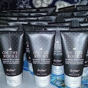 *on the rocks* charcoal scalp scrub